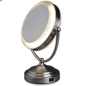 NIB** Rialto Daylight Cosmetic Mirror